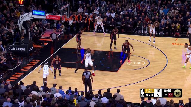 湖人vs尼克斯第1节中文解说回放