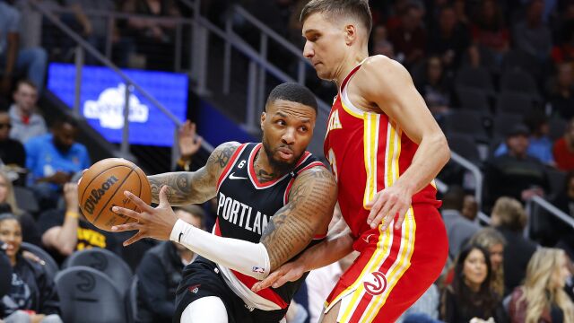 利拉德vs老鹰集锦 独揽33+4+8攻传兼备串联全队