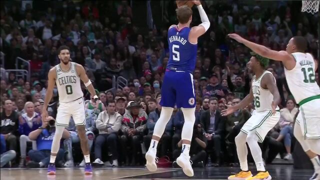 向裁判抱怨也要付出代价 肯纳德空位三分一箭穿心