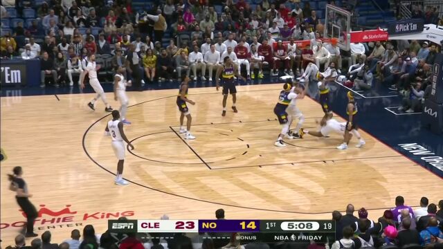 扣篮大赛小小预热一下！墨菲抢断反击跳步扣篮一条龙