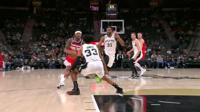 不逼自己一把不行！奇才后场发球比尔1.9秒打进神仙2+1