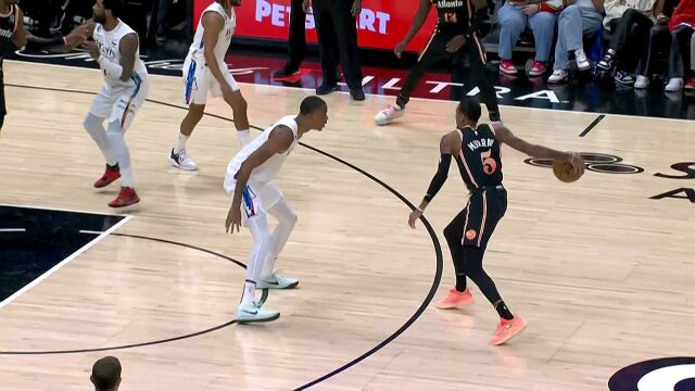 专治各种不服！奥孔古顶着防守强硬上篮造杀伤