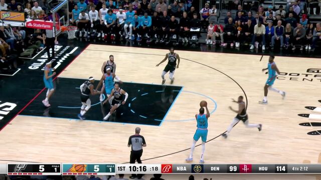 这动作行云流水 布克接球漂移跳投稳稳命中