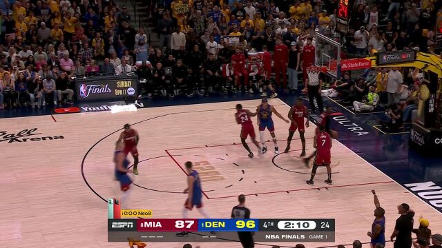 波普攻防两端皆有建树 约老师演技派看懵热火全队