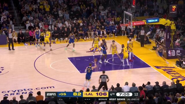 状态找回的有点晚了！ 勇士连续两记三分命中逐渐找回手感