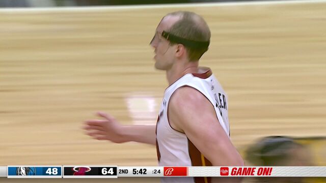 冲锋陷阵无人可挡 泽勒接巴特勒妙传飞身暴扣