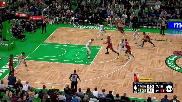 开启得分模式！ 巴特勒接球转身中投应声入网