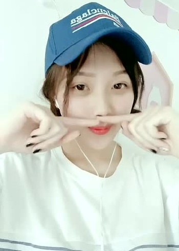 给大家来段手势舞