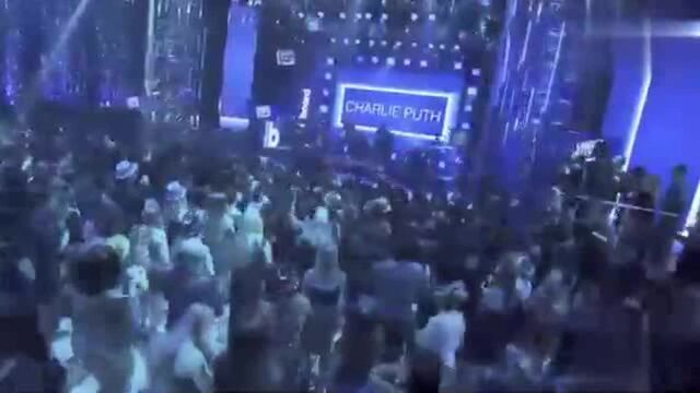 断眉Charlie Puth跨年演唱会live版!这压轴戏我听得要深呼吸!