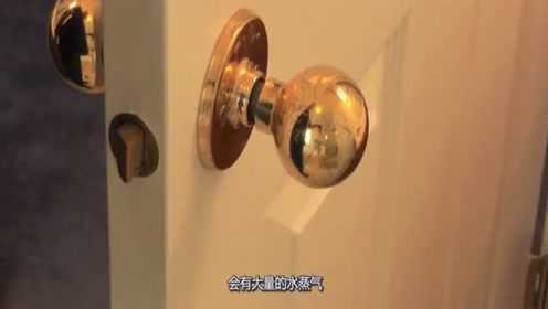 卫生间不用时，应该开着门还是关着门？很多人都做错了