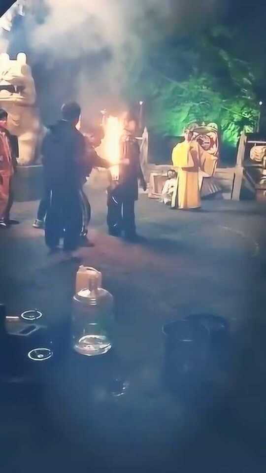 带你走进片场拍摄一场人被火烧的戏你觉得替身敬不敬业