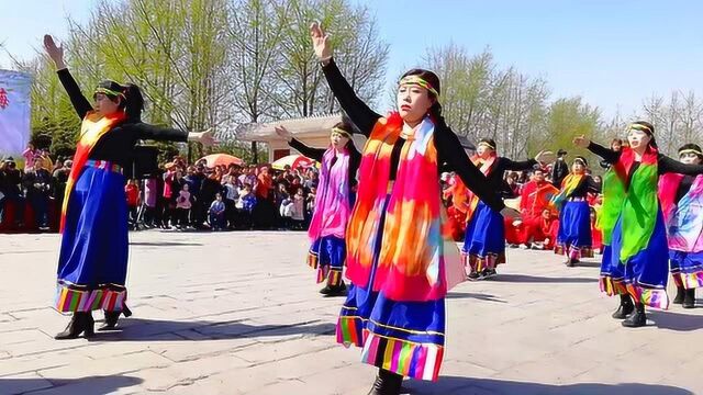 河南安阳:殷都北蒙油菜花文化节西藏舞蹈表演