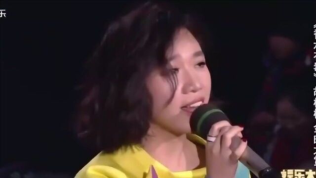 胡杨林现场演唱歌曲《香水有毒》,原人原唱就是不一样,好听