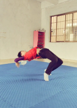 四步学会鲤鱼打挺
