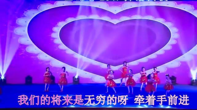 儿童歌曲的一首《共产儿童团歌》,声音真甜美