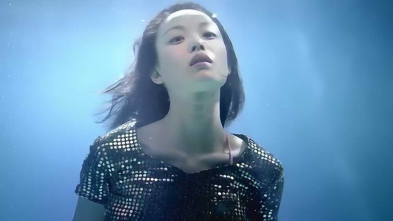 我想和你好好的剧中倪妮这水下拍摄真的是美轮美奂