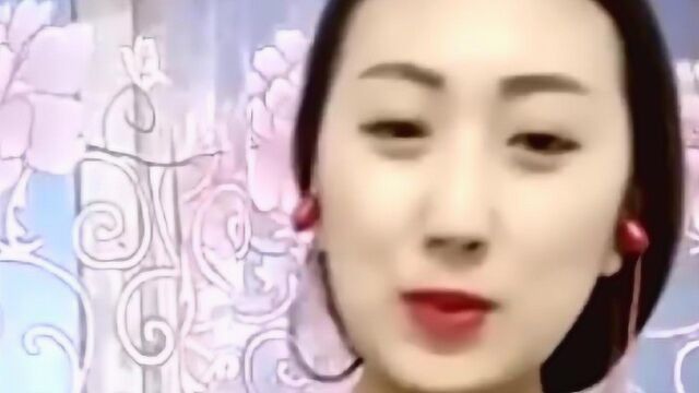 爱笑的老妹高歌《在网络里认识你》好美妙的一首歌!超好听!