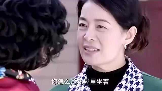 村官好不容易弄来羊帮村民致富,结果只来一人,心寒!