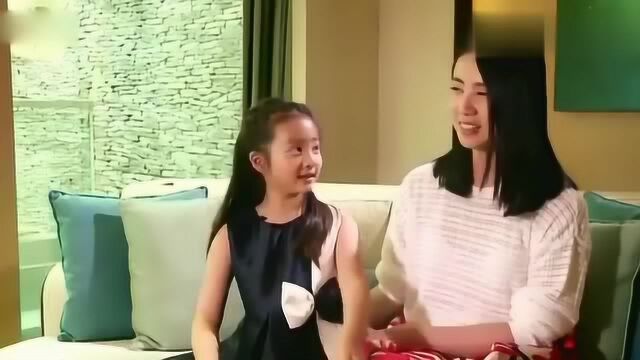 孙莉分享小女儿表情包,黄磊称多妹假笑女孩,嘟嘴表情和爸爸超像