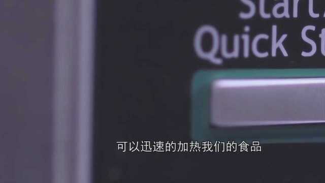 小伙作死将玻璃放入微波炉中加热,启动开关后,结果让人意外!