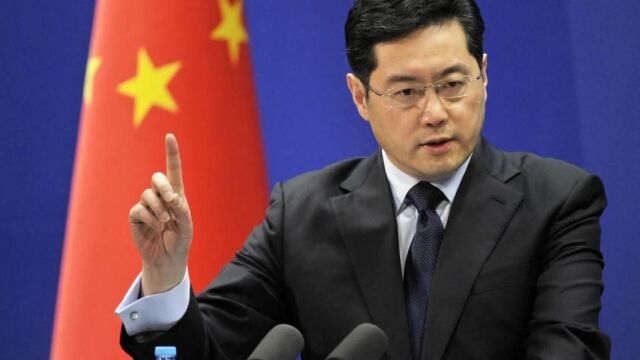 秦刚出访刚结束,王毅就跟法国通话,4关键词,中国挑起世界重担