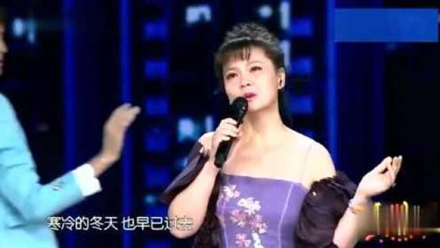 周冰倩再唱经典成名曲,30年过去了,歌声却依旧那么打动人