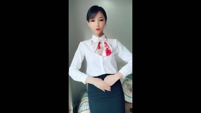 小萝莉还想扮演空姐,舌头太灵活了,一看就是有经验的姑娘