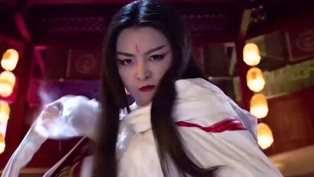 魔女凭着降龙十八掌自以为天下无敌,没想到一招都接不下