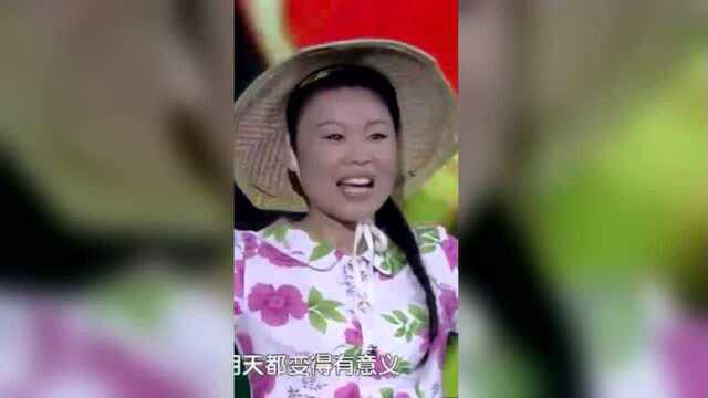 歌曲《小苹果》演唱:草帽姐