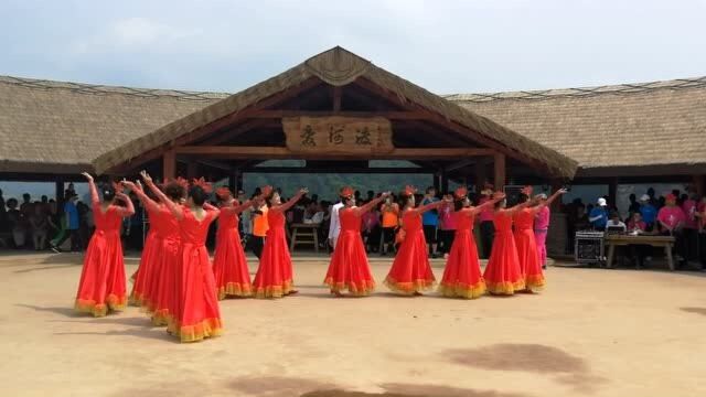 凤城叆河风景区,载歌载舞@头条旅游,@凤城旅游,#夏日全民旅行记#