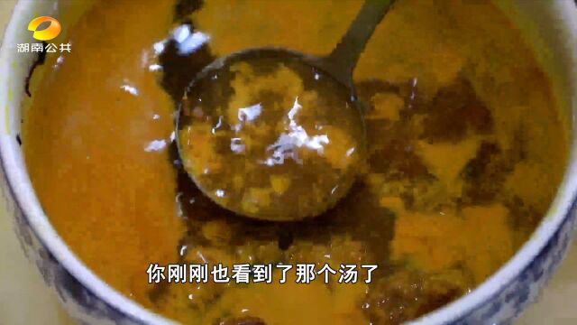 鸡肚子中惊现“鸡宝”价值超百万? 药师解答:切勿私自食用