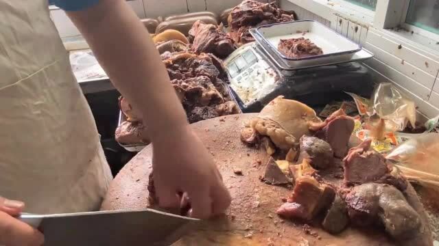 河北驴肉卷大饼,35年没招牌,没熟人带找不到,一天几百个不够卖