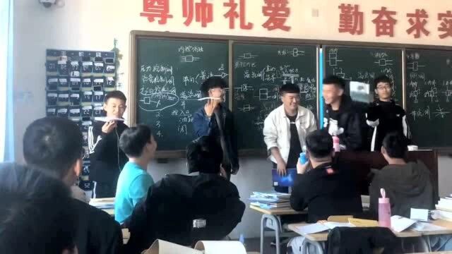 高中转书是挨骂,大学转书是特长,不同的时期会有不一样的理解!