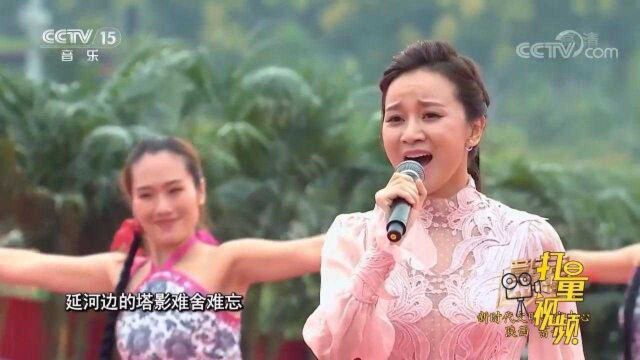 陈燕妮演唱《大地芬芳》,歌声悠扬,人美歌美