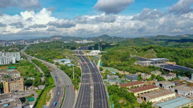 深圳外环凤岗竹尾田收费站与塘厦平山收费站