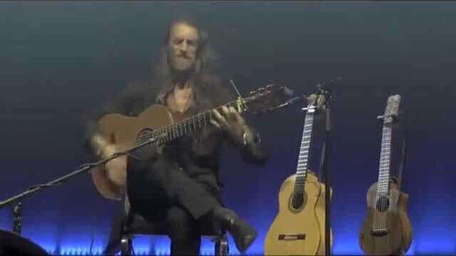 浪迹天涯的艺术家Estas Tonne演奏技巧娴熟,不知不觉征服你.