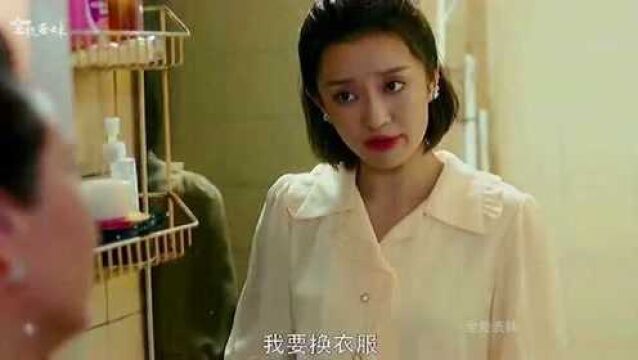 女孩人前光鲜亮丽,人后和家人挤在小阁楼里生活,虽难但也温馨