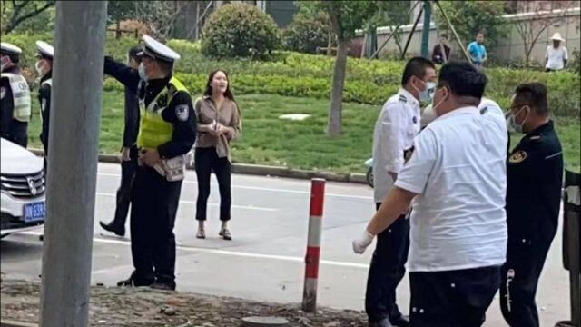 上海警方通报一男子持刀杀人后劫持人质:已击毙行凶者并解救人质