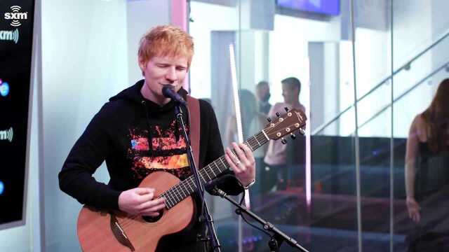 Ed Sheeran最新现场不插电表演新单《Shivers》