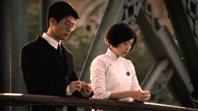 忠贞不渝,革命不死——2011年上映的建党90周年献礼片《秋之白华》