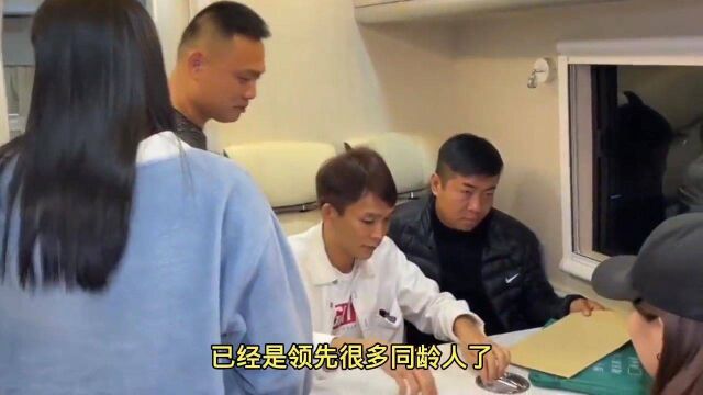 广西网红枫枫再提豪华大房车,真是人生大赢家,网红赚钱太容易了