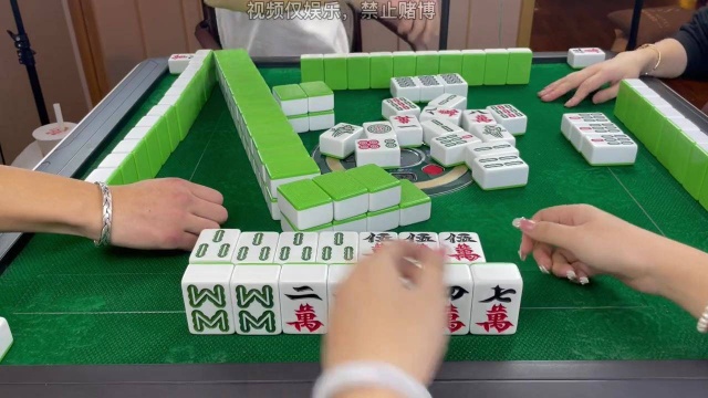 四川麻将:起手十三烂的牌型,最后成功翻身变极品 