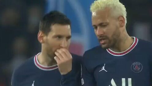 内马尔梅西赛后交流，巴黎全体球员鞠躬答谢主场球迷