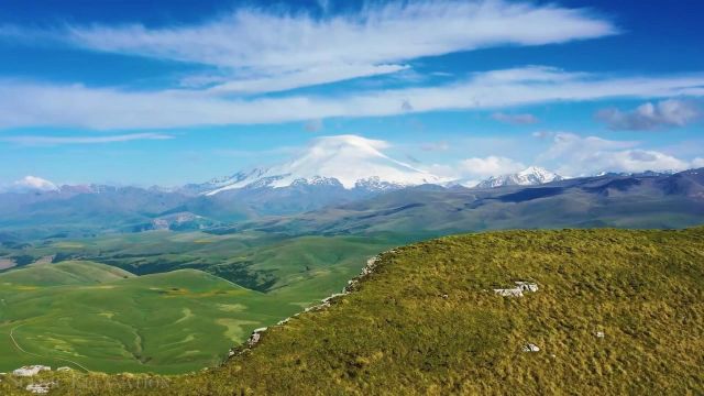 【俄罗斯风景.Russia】世界上面积最大的国家,也是一个由194个民族构成的统一多民族国家.地形地貌以平原和高原为主的地形.地势南高北低,西低东高...