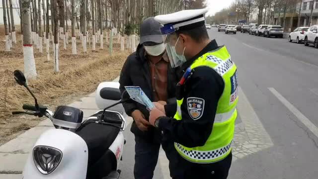 【交通宣传】乌兰交警积极开展“铸牢中华民族共同体暨平安海西建设”宣传活动