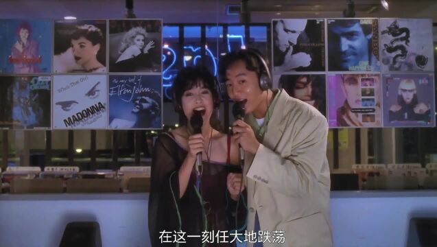 一族惊呆了!性感美女正和男友腻歪,男子冲进去强行插足喜剧片