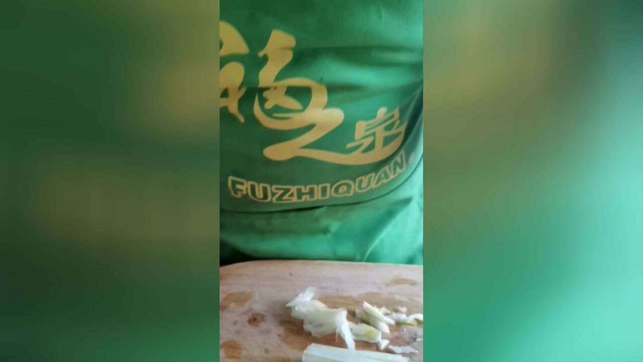 今天试着做一份那个,辣子煎蛋