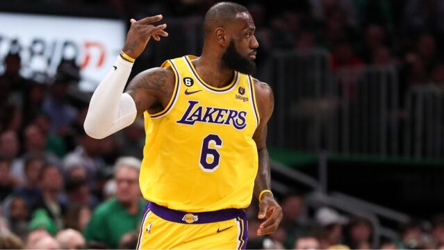 曝詹姆斯左脚严重酸痛 医学专家解析或缺席更多比赛 加冕历史得分王又要推迟了？