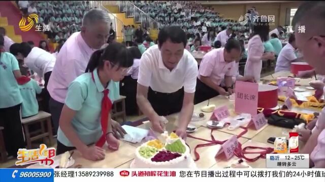 九巨龙慈善学校举行活动,孩子制作蛋糕月饼,感恩老师和志愿者