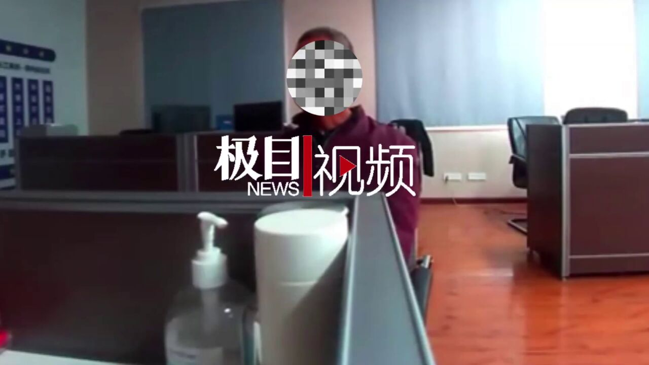 【视频】船员因经济纠纷将同事适任证书拿走,长航公安及时劝解拿回